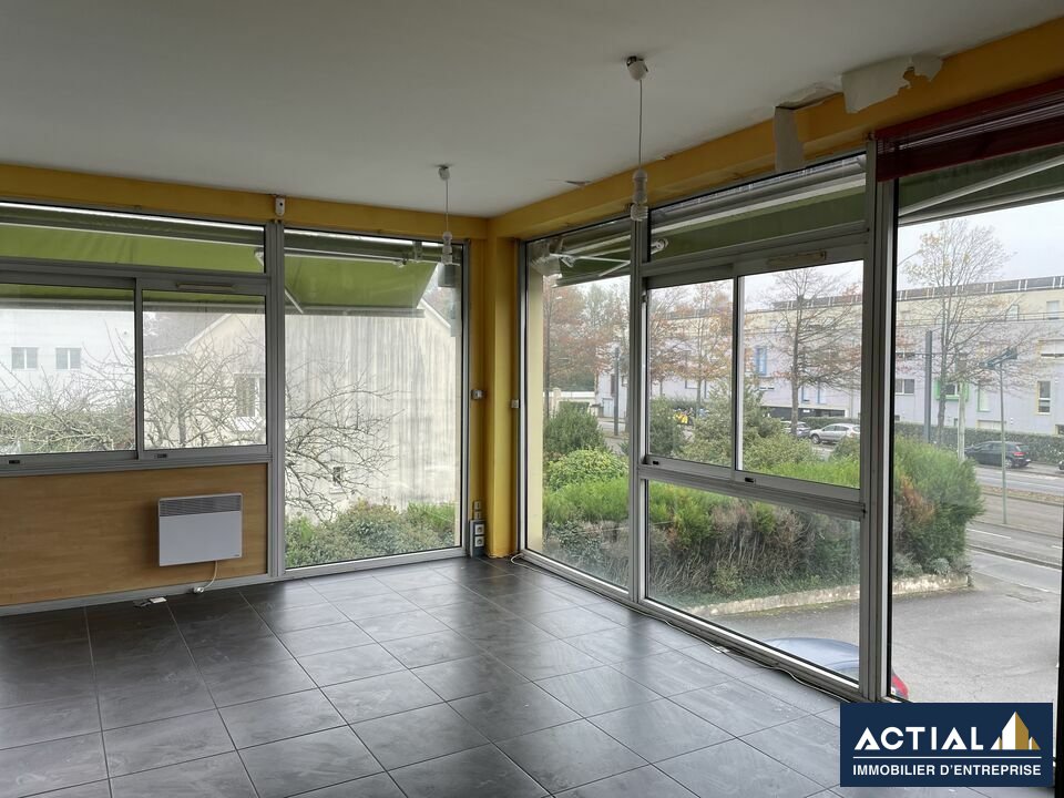 Location-Local commercial-191m²-ORVAULT-photo-3
