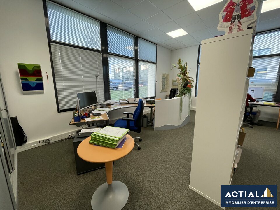 Location-Bureau-131m²-NANTES-photo-1