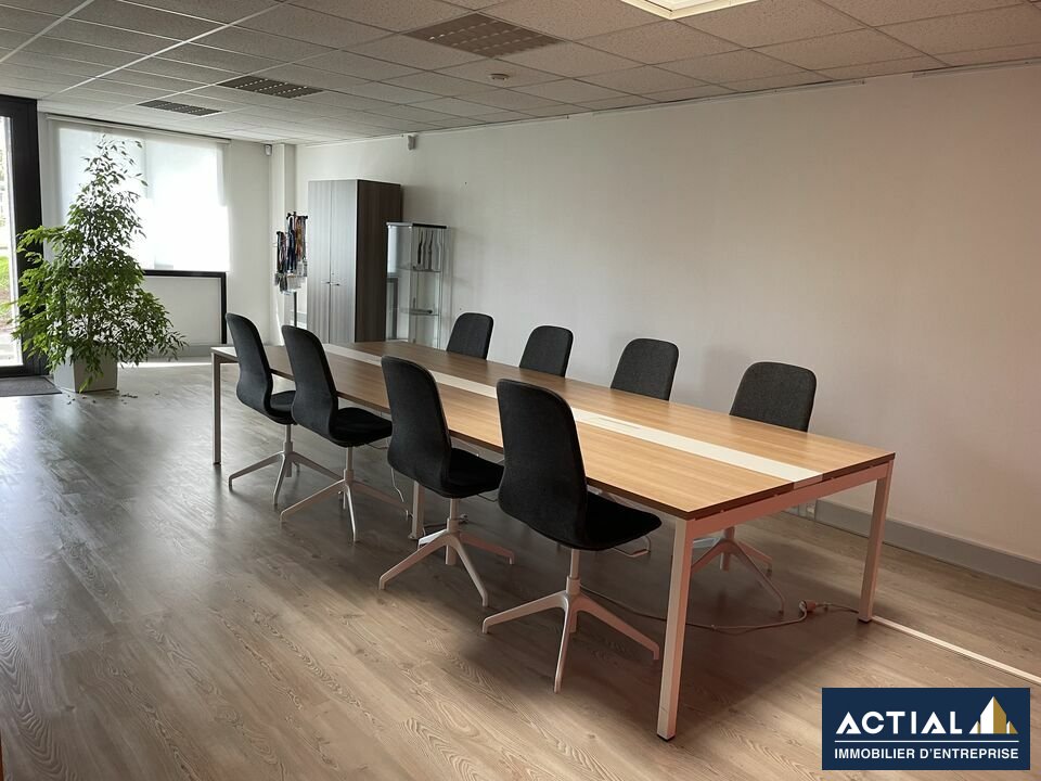 Location-Bureau-495m²-SAINT HERBLAIN-photo-1