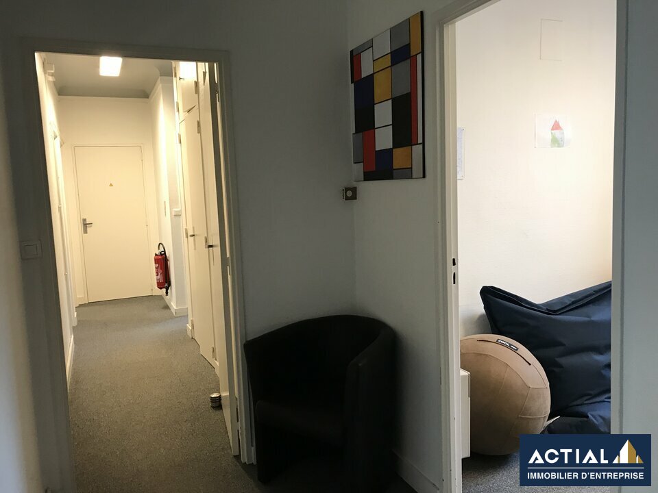 Location-Bureau-104m²-NANTES-photo-1