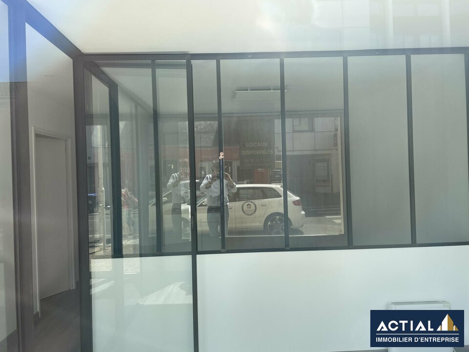 Location-Local commercial-32m²-REZE-photo-3