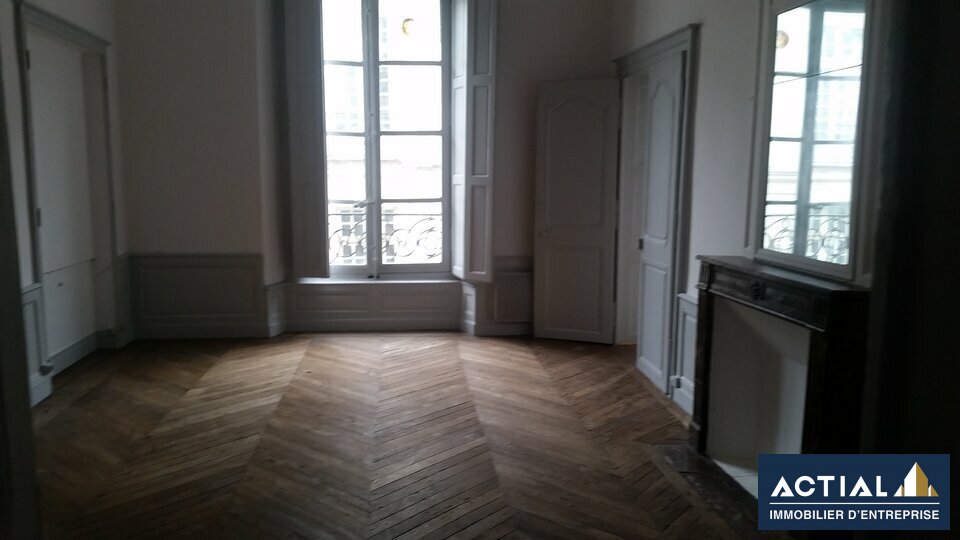 Location-Bureau-90m²-NANTES-photo-3