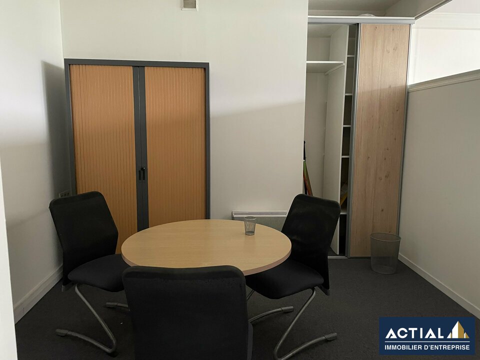 Location-Local commercial-126m²-ORVAULT-photo-7