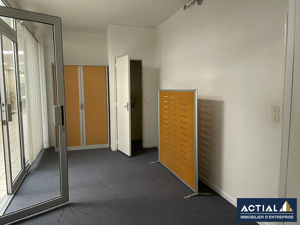 Location-Local commercial-126m²-ORVAULT-photo-5
