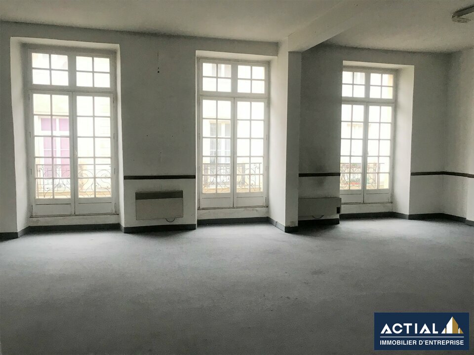 Location-Bureau-555m²-NANTES-photo-3