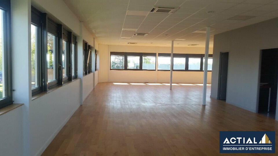 Location-Bureau-185m²-NANTES-photo-1