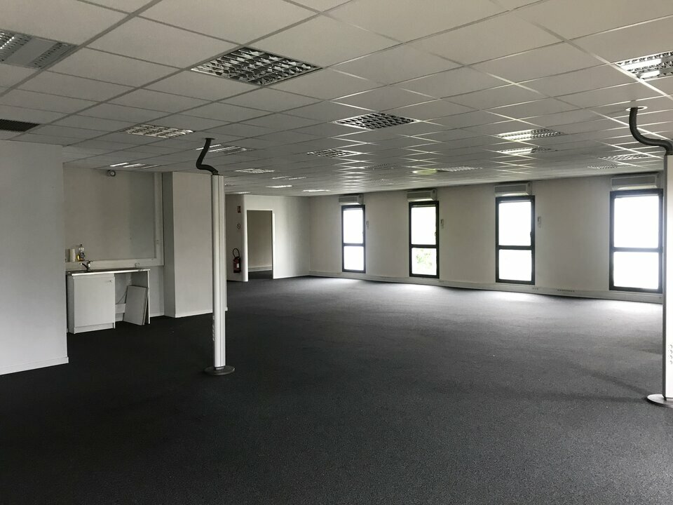 Location-Bureau-317m²-LA CHAPELLE SUR ERDRE-photo-7