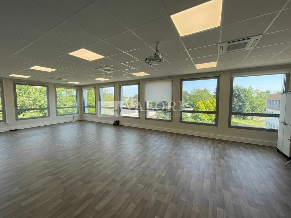 A louer Bureaux 170.45m² Dardilly