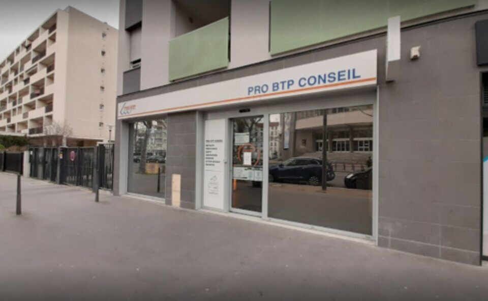 A louer Local commercial  126m² Lyon 08
