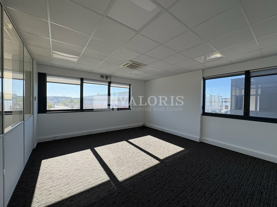 A louer Bureaux 242m² Meyzieu