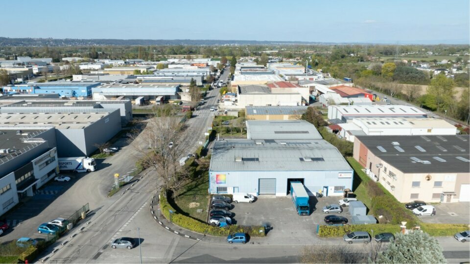 A louer Locaux d'activité 1247m² Vaulx-en-Velin