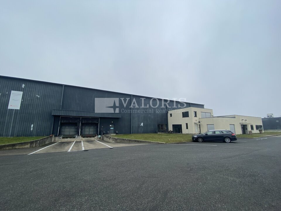 A louer Entrepôt 3930m² Civrieux