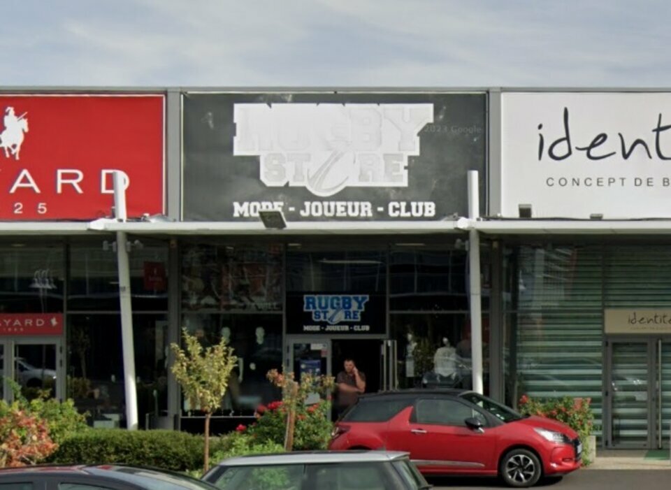 A louer Local commercial  149.1m² Aubière