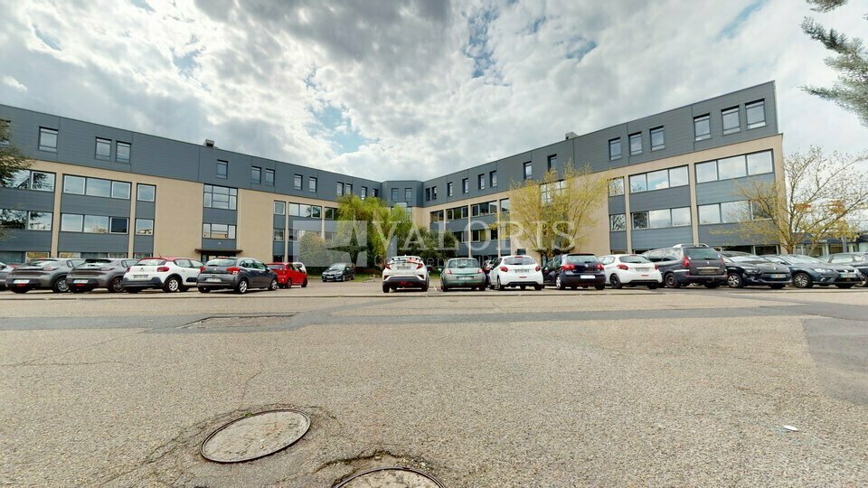 A louer Bureaux 961m² Écully