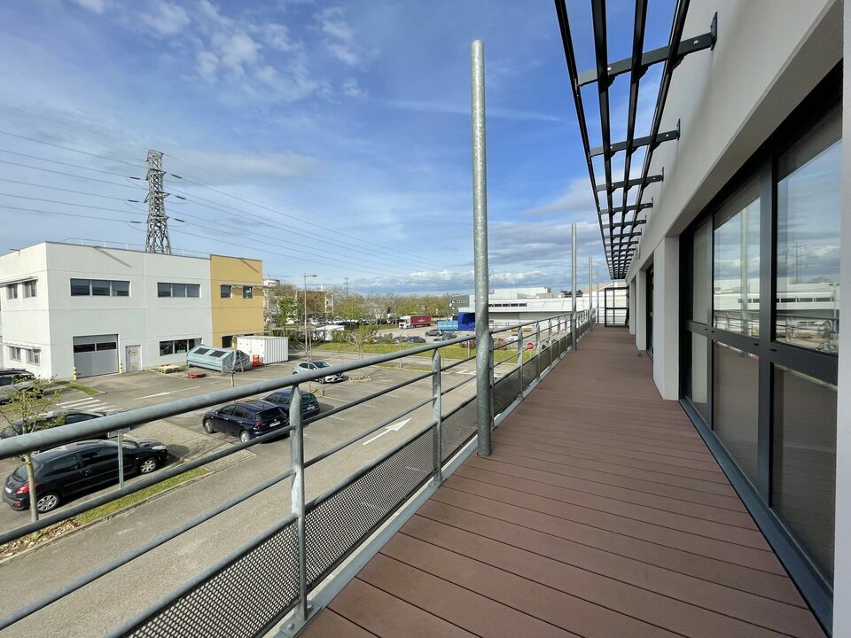 A louer Bureaux 8336.9m² Saint-Priest