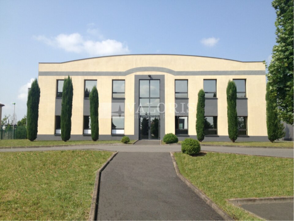 A louer Locaux d'activité 1440m² Arnas