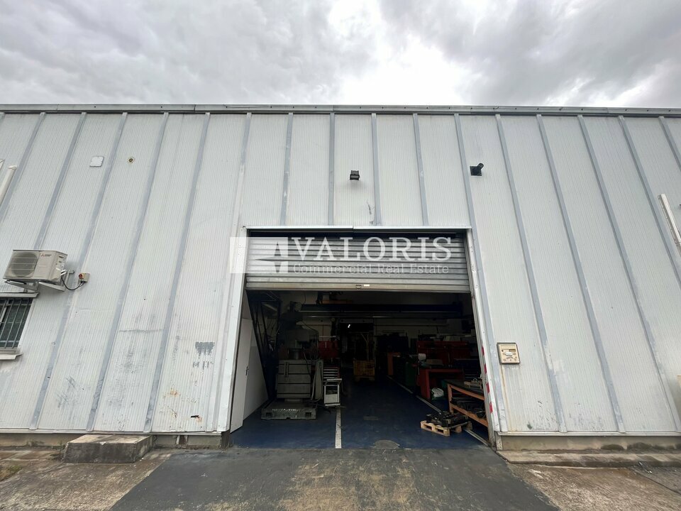 A vendre Locaux d'activité 650m² Saint-Priest