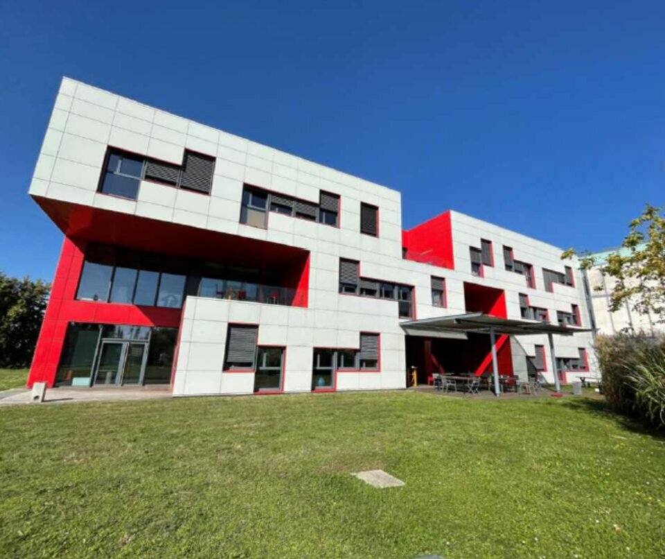 A louer Bureaux 2006.7m² Dardilly