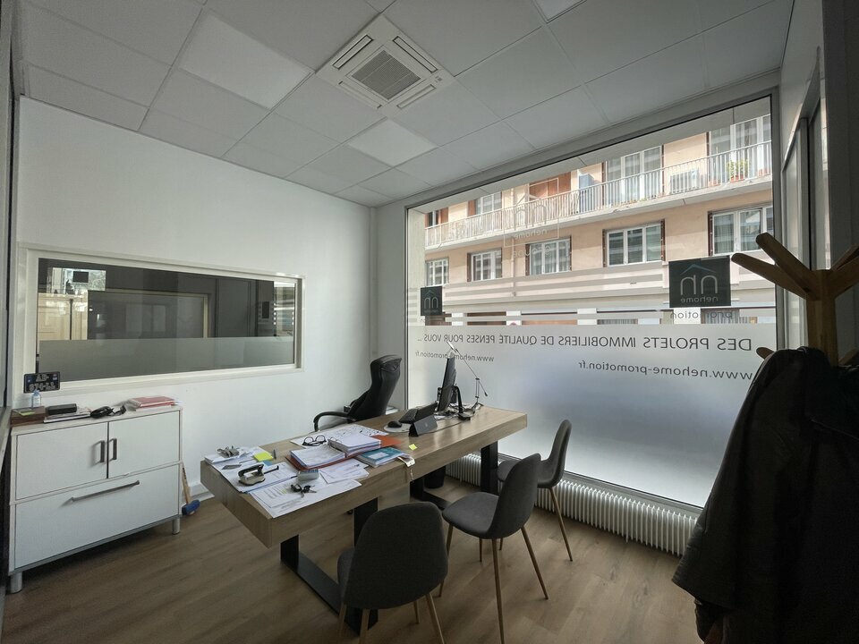 A vendre Local commercial  173.06m² Lyon 06