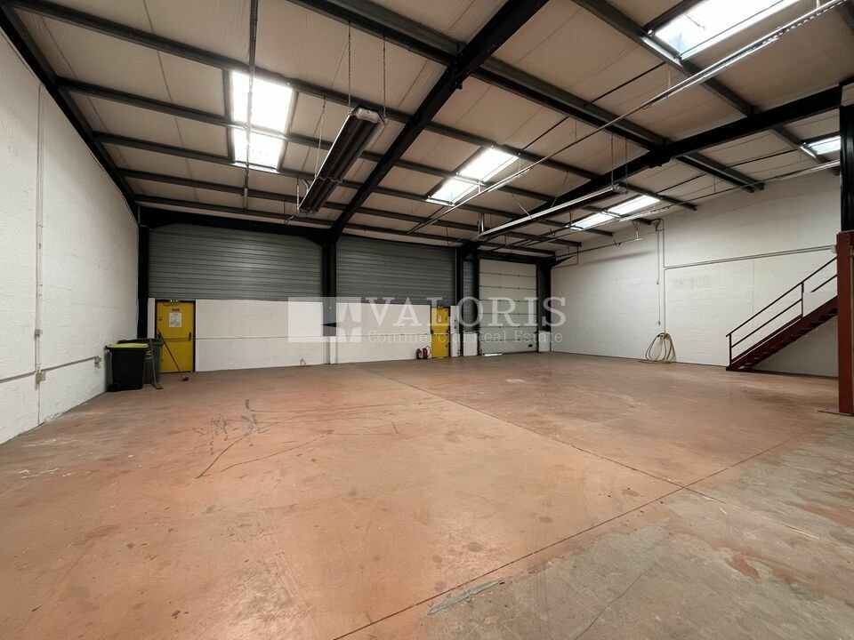 A louer Locaux d'activité 420m² Vaulx-en-Velin