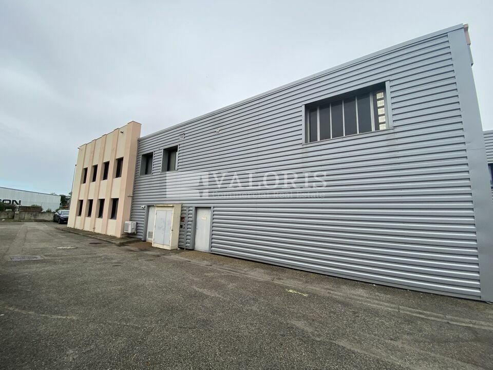 A louer Locaux d'activité 2320m² Chassieu
