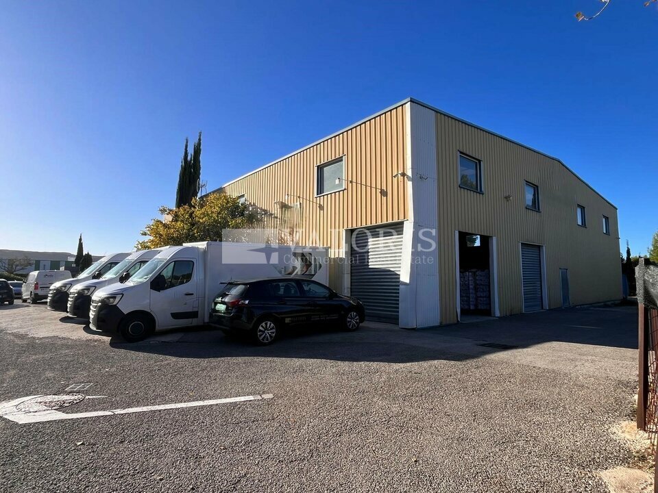 A louer Locaux d'activité 730m² Velaux
