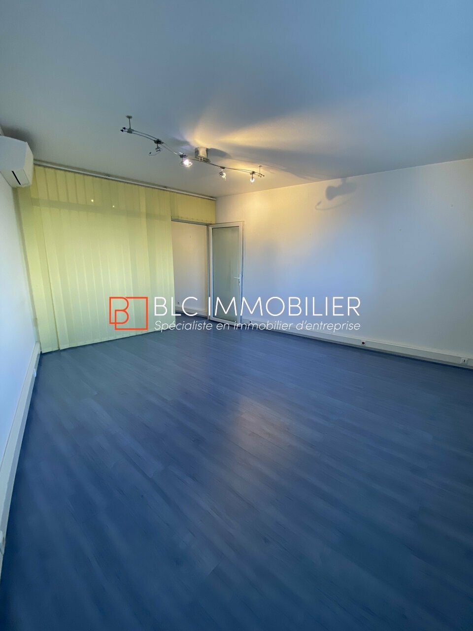 BUREAUX À LOUER 28 m² - MARSEILLE 8ᵉ ROND-POINT DU PRADO