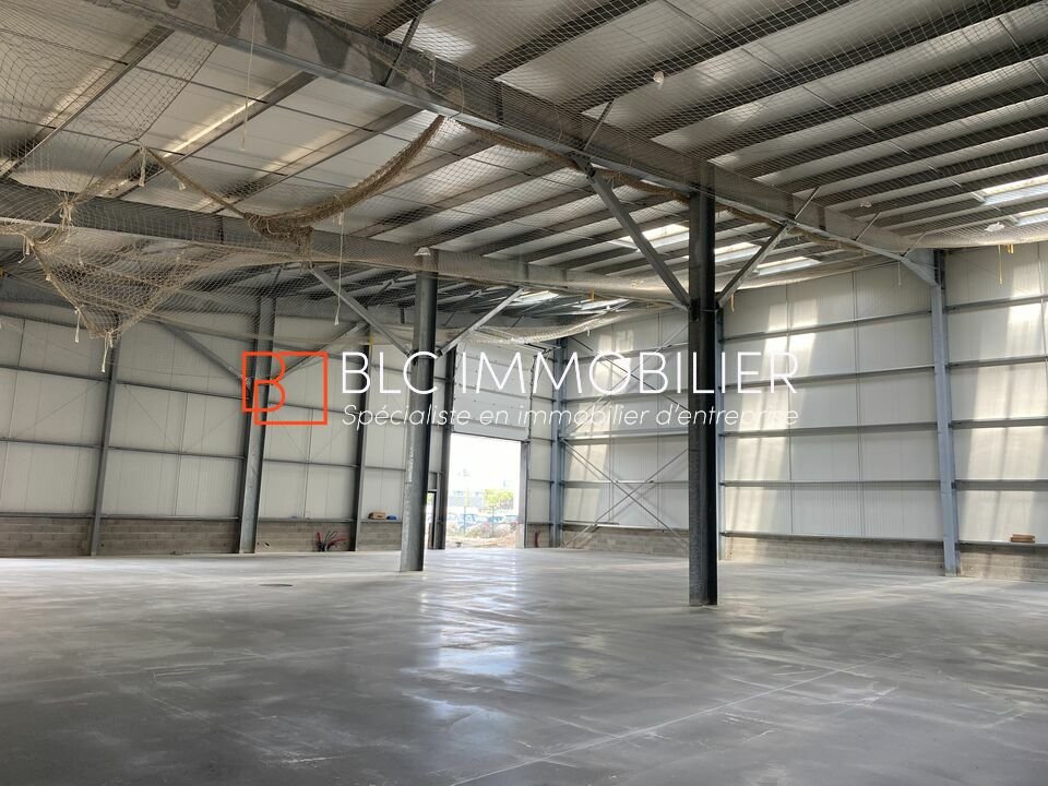 ENTREPOT A LOUER 2160 M² SUR UN TERRAIN DE 5 000 M² - FOS SUR MER