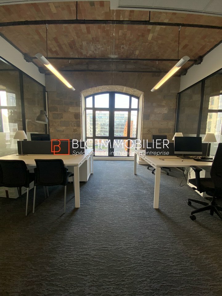 BUREAUX A LOUER 143 M² BATIMENT LES DOCKS 13002 MARSEILLE 