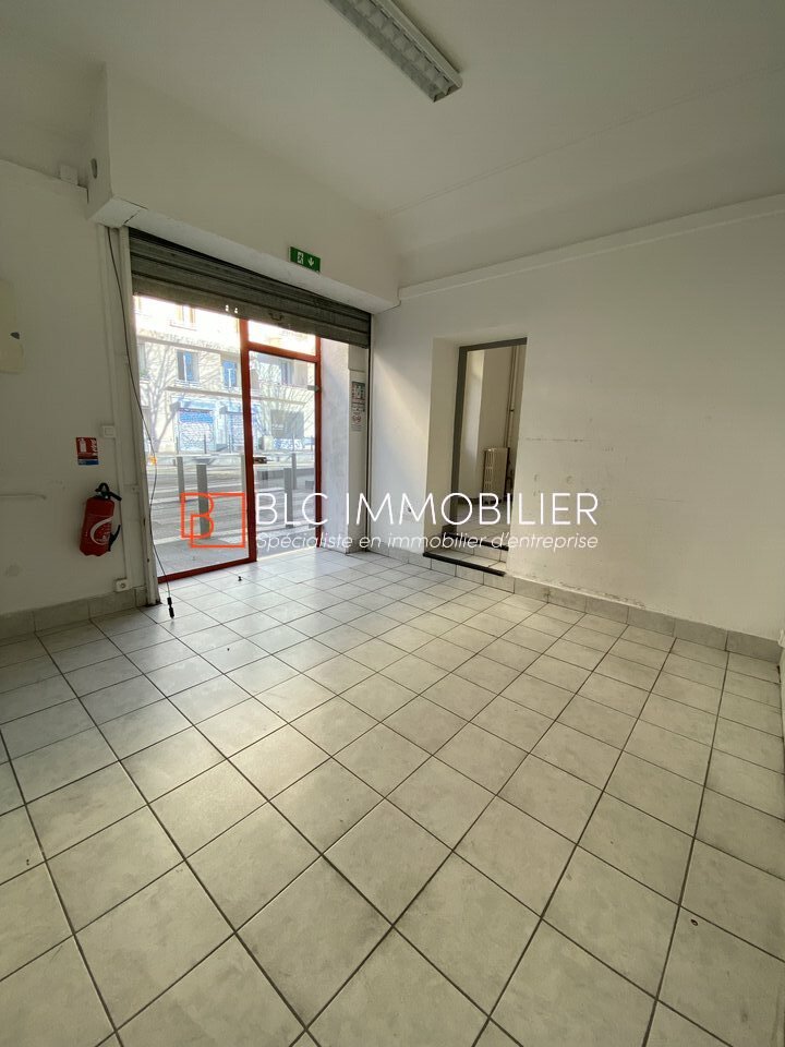 Local professionnel à louer 68 m2 Avenue Maréchal Foch 13004 Marseille