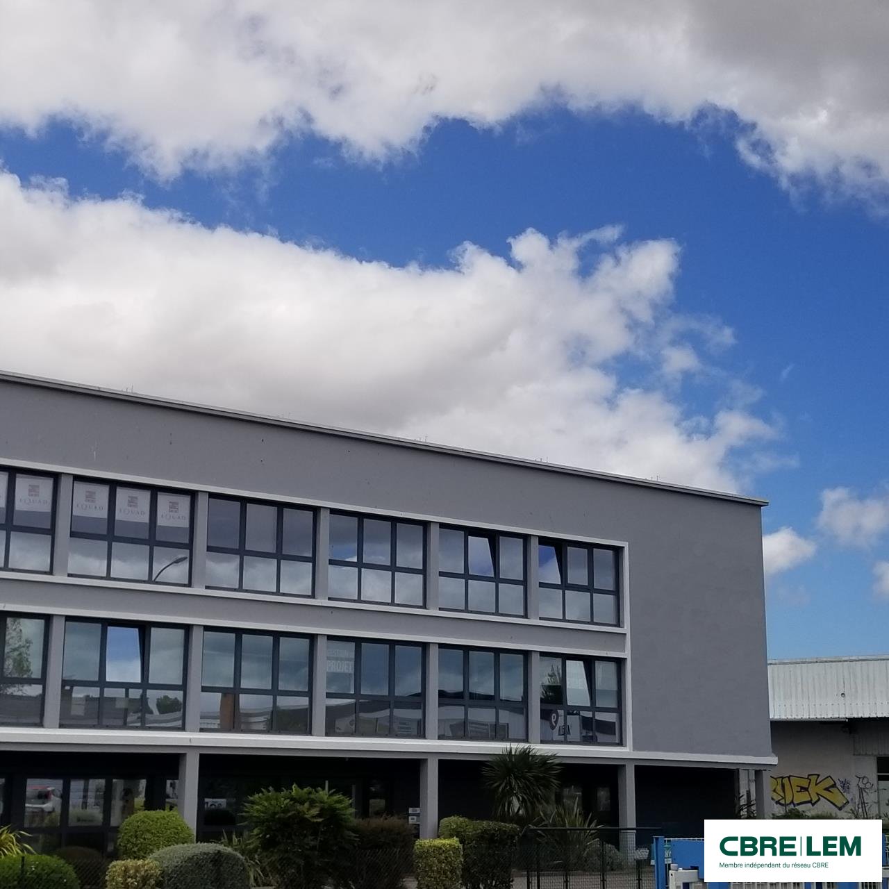 CAEN NORD - proche grande zone commerciale.