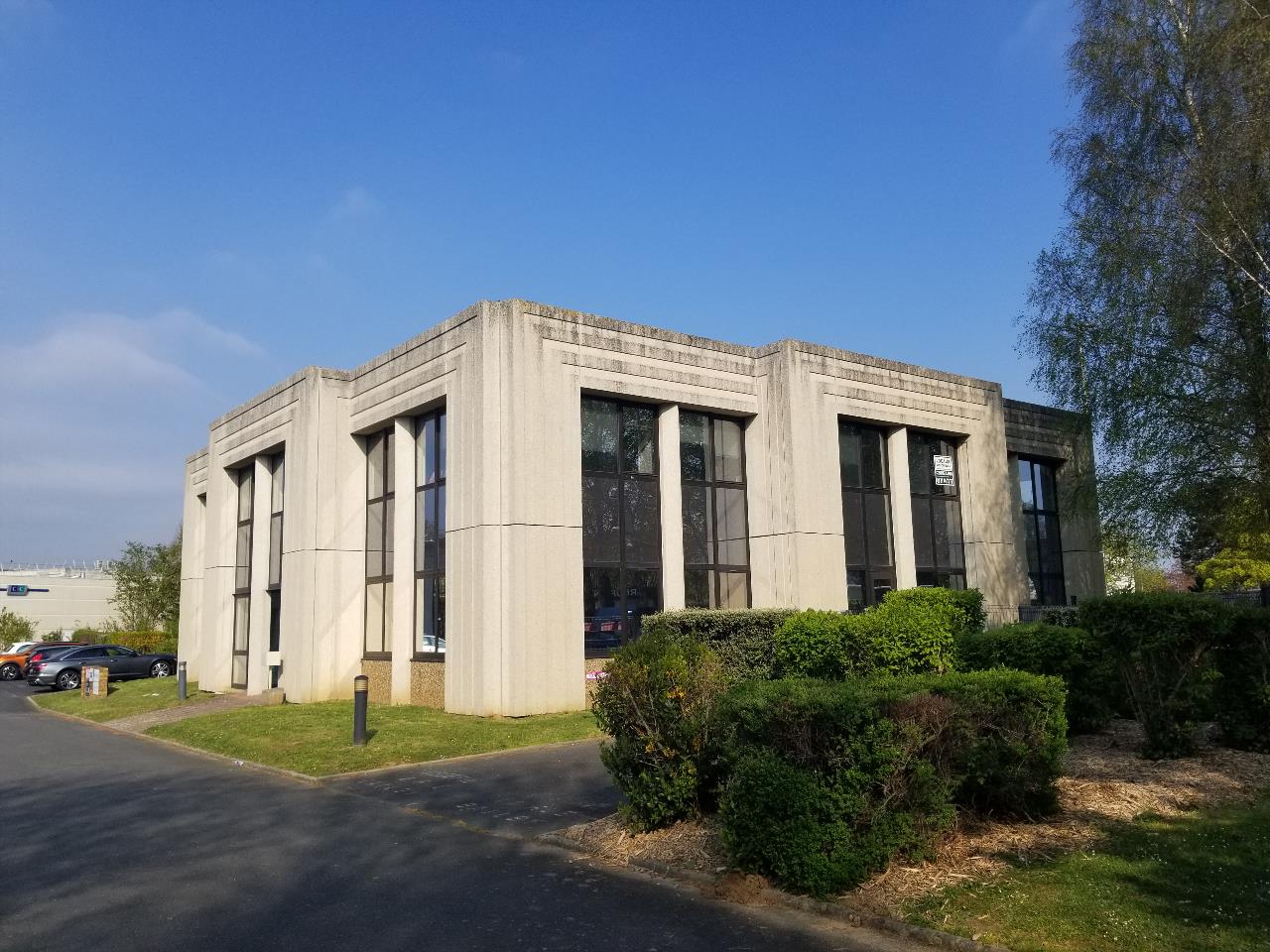 A louer Bureaux 123m² Caen