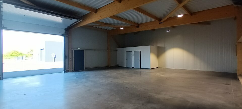 A louer Locaux d'activité 240m² Saint-Jean-de-la-Neuville