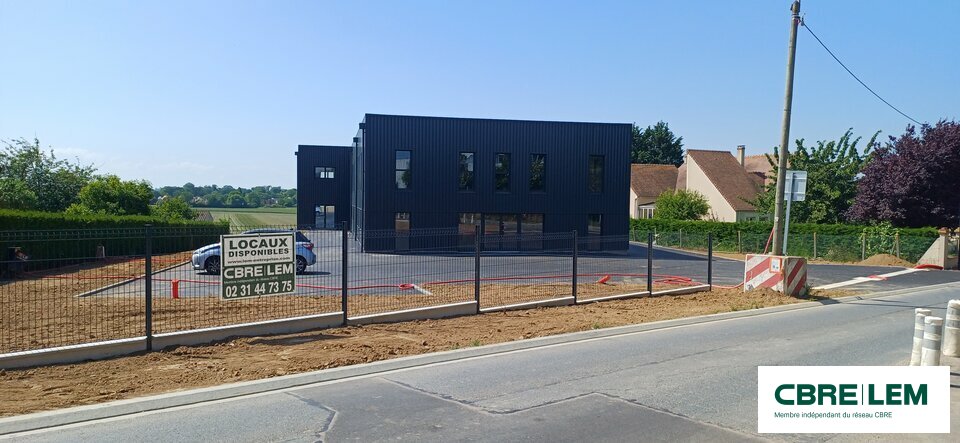 A louer Bureaux 90.53m² Rots