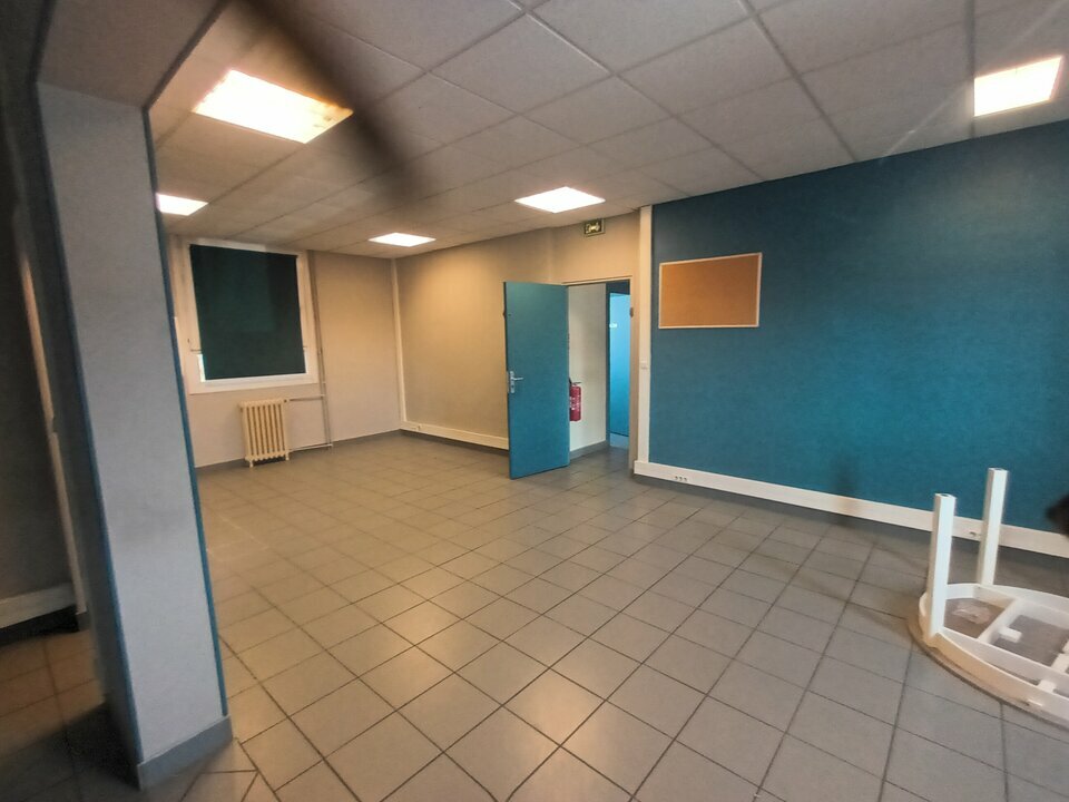 A proximité des boulevards industriels.