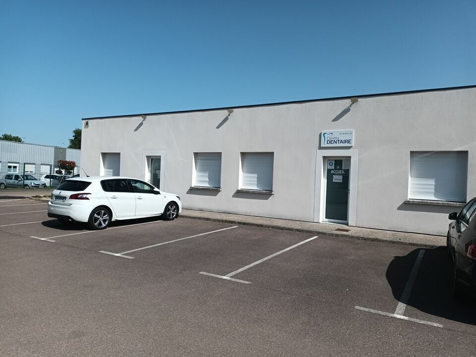 A louer Bureaux 300m² Angerville-la-Campagne