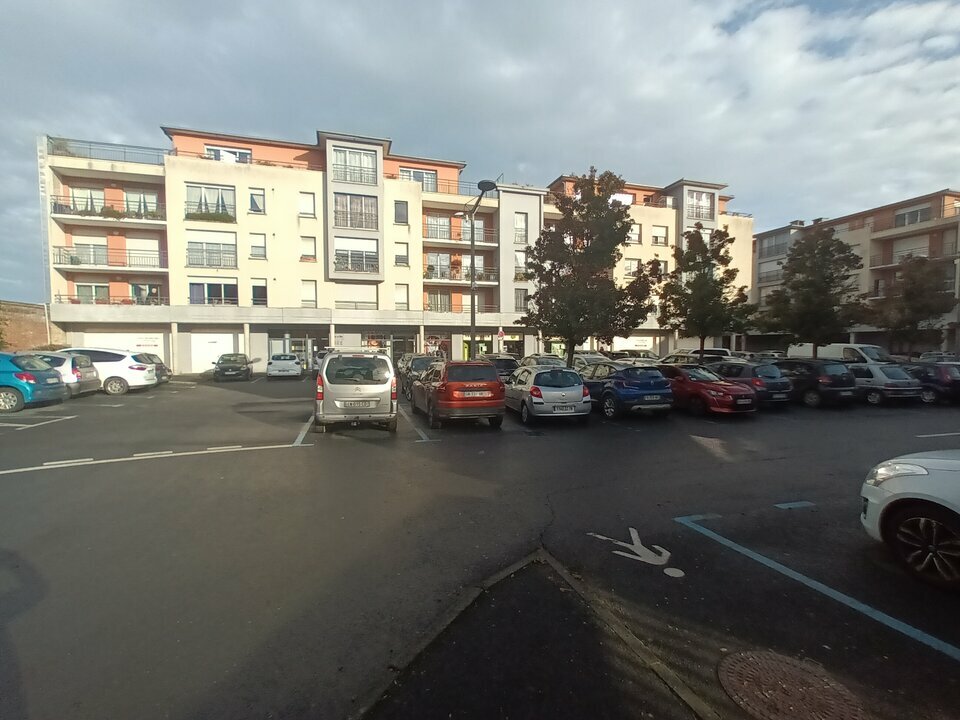 A louer Local commercial  492m² Colleville