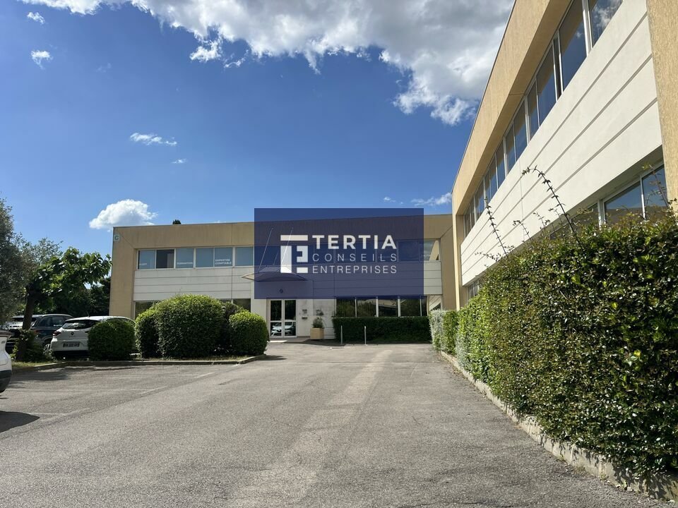 BUREAUX A LOUER A PROXIMITE DU GOLF