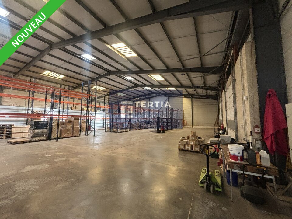ST MARTIN DE LONDRES - LOCAUX D'ACTIVITES A VENDRE DE 960 M² ENV.