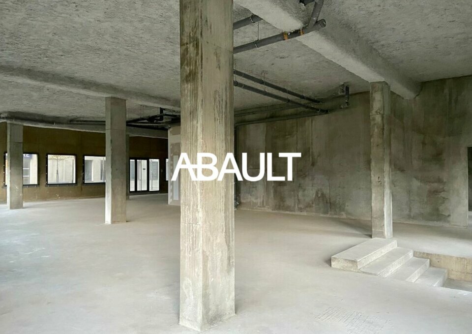 A louer Local commercial  326.4m² Bordeaux