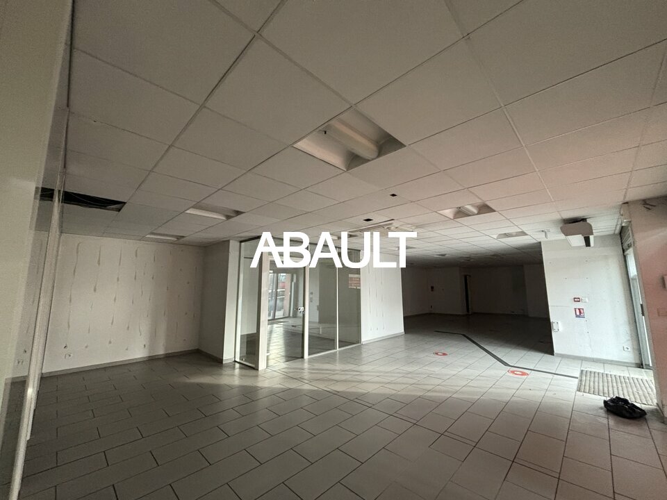 A louer Local commercial  271m² Toulouse