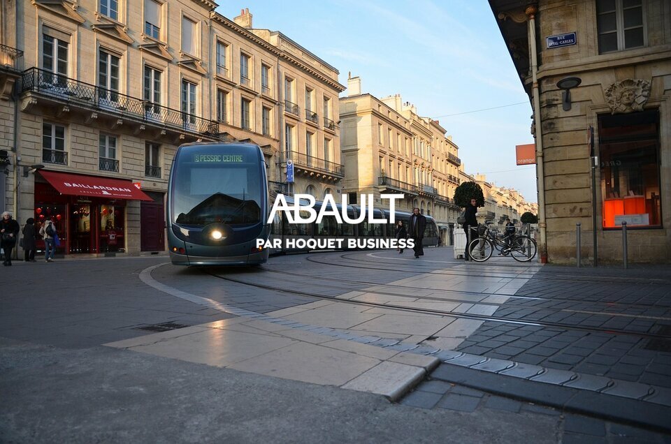 LOCAL COMMERCIAL - CHARTRONS - 100M² ENVIRON