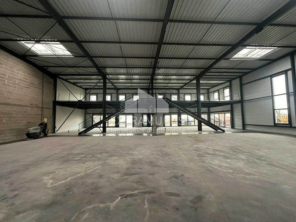 VENTE : Local d'activités de 322m² Villefranche-sur-Saône  
