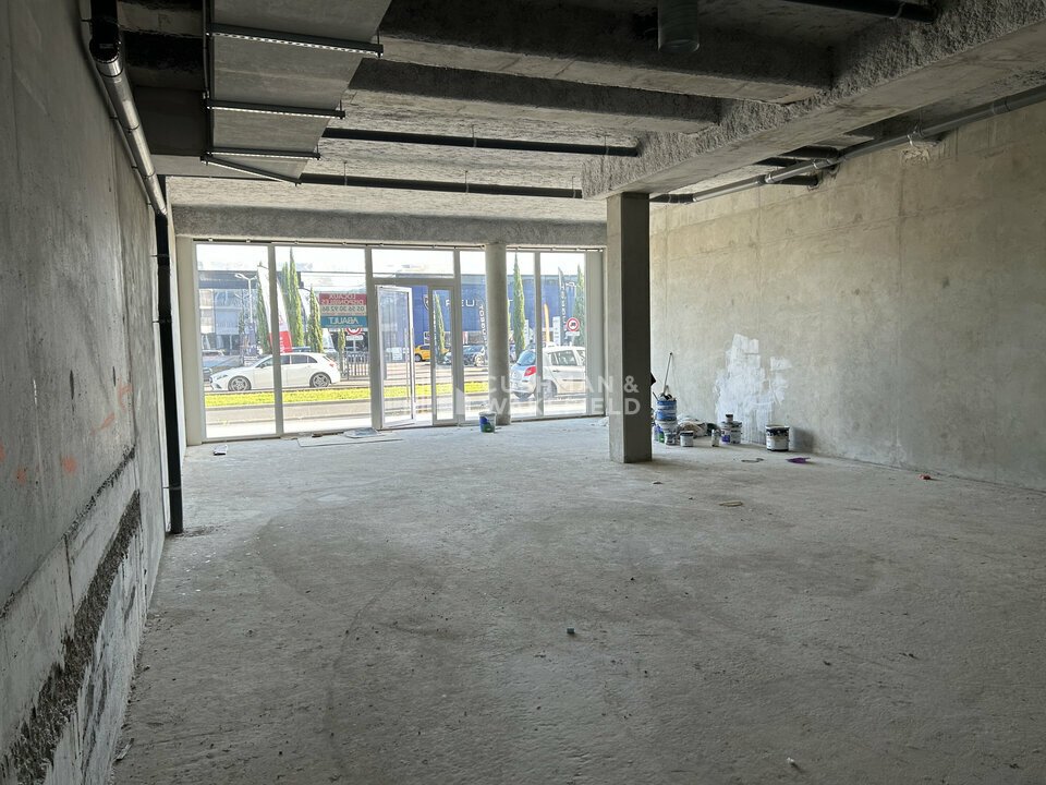 LOCAL COMMERCIAL NEUF À VENDRE LE BOUSCAT