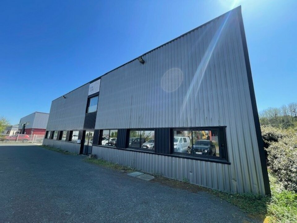 LOCAL D'ACTIVITE A LOUER - MARTILLAC A62 SORTIE 1