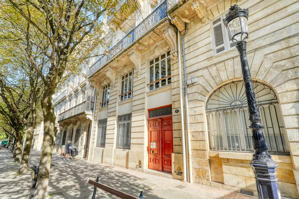 BUREAUX DE PRESTIGE A LOUER JARDIN PUBLIC