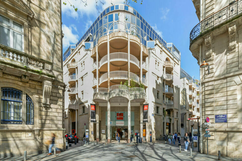 BORDEAUX HYPERCENTRE LOCAL COMMERCIAL A LOUER  