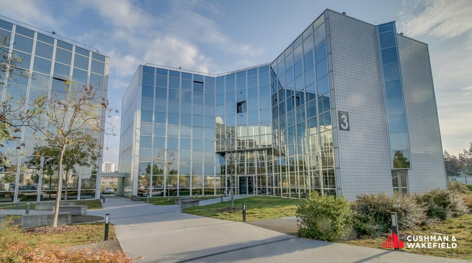 En bordure de rocade, Cushman & Wakefield vous propose à la location