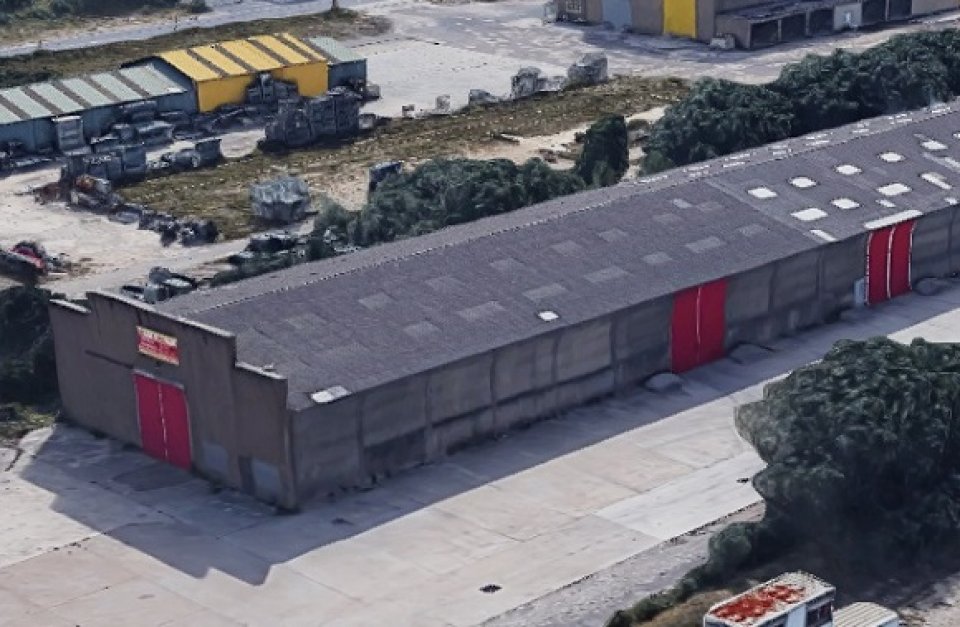 Entrepôt de 800 m² à vendre à Calais (62)