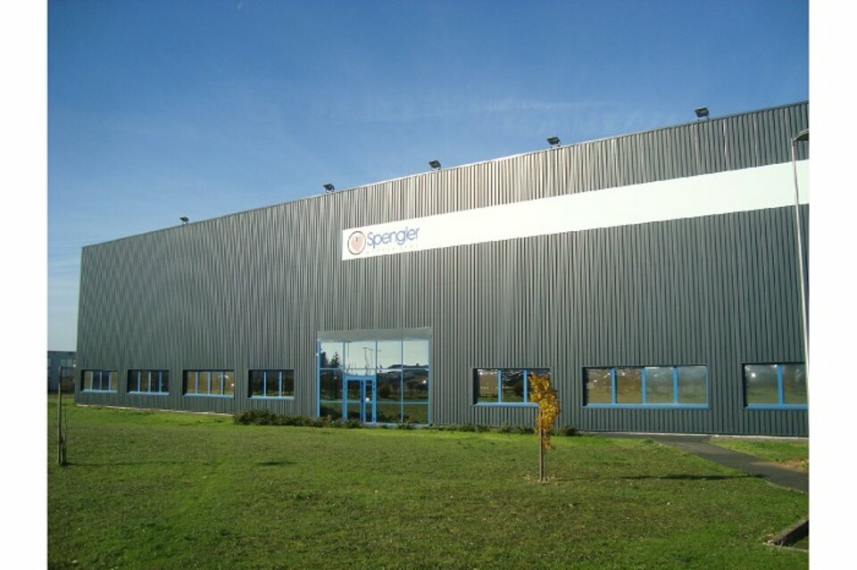 Entrepôt industriel à vendre (1800 m²) - Issoudun (36)